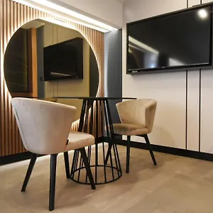 https://grandeur-apartments.in-istria.net